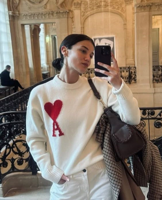 AMI LOVE UNISEX SWEATER